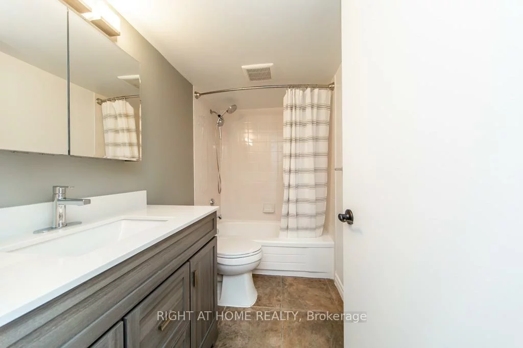 90, Dale, Guildwood, Toronto