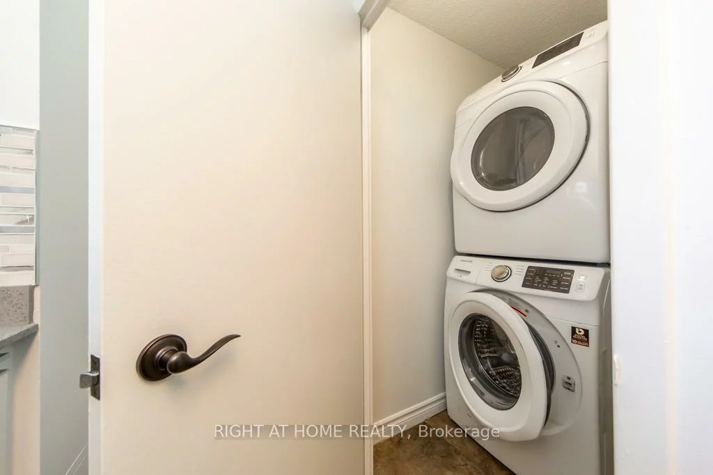 90, Dale, Guildwood, Toronto