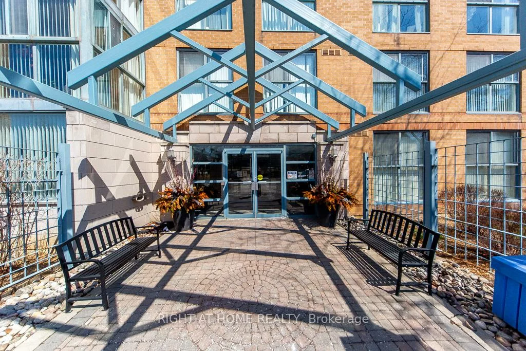 90, Dale, Guildwood, Toronto