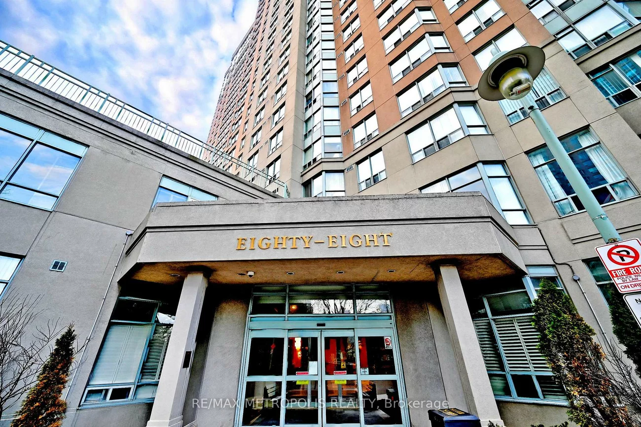 88, Corporate, Woburn, Toronto