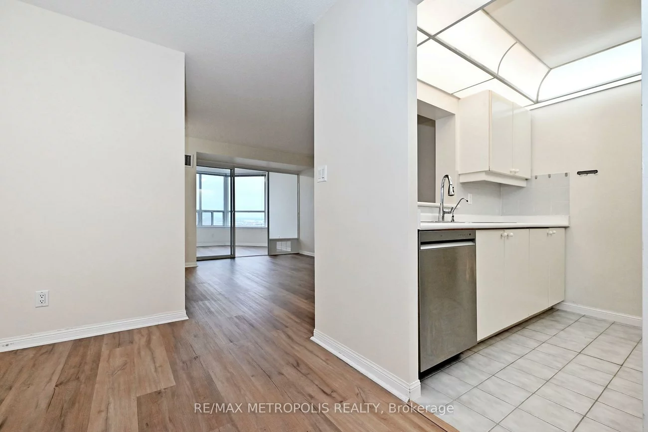 88, Corporate, Woburn, Toronto