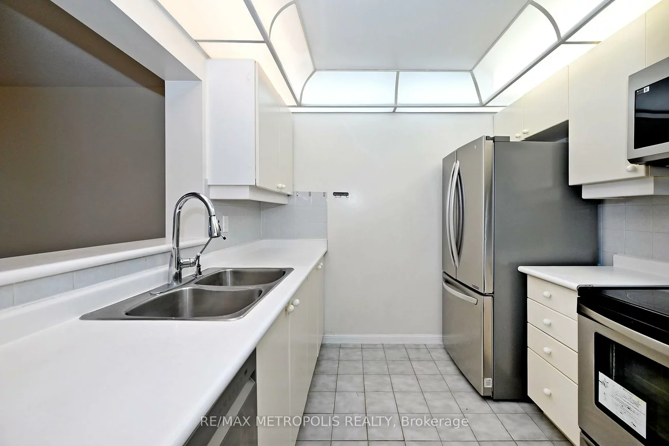 88, Corporate, Woburn, Toronto