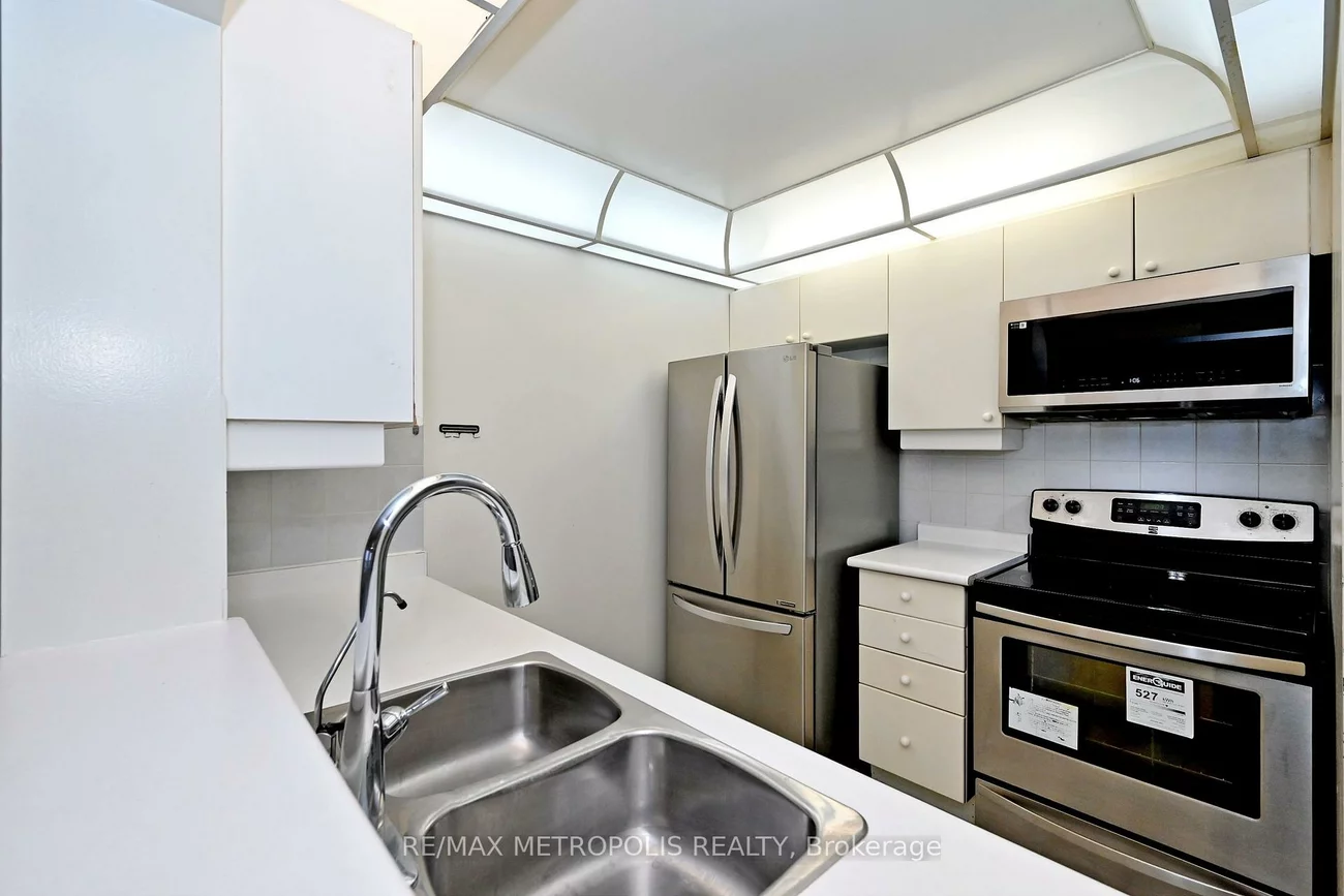 88, Corporate, Woburn, Toronto