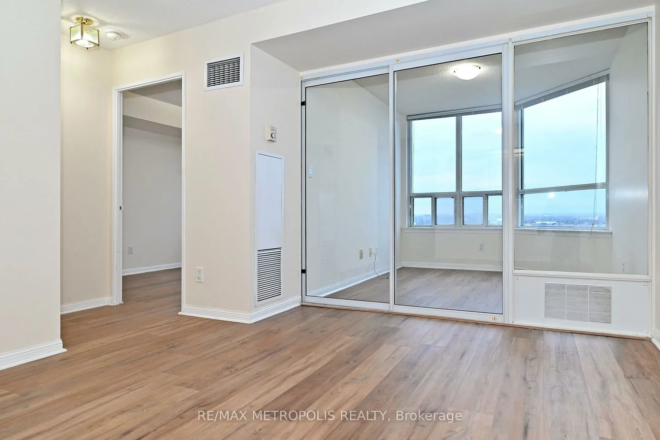 88, Corporate, Woburn, Toronto