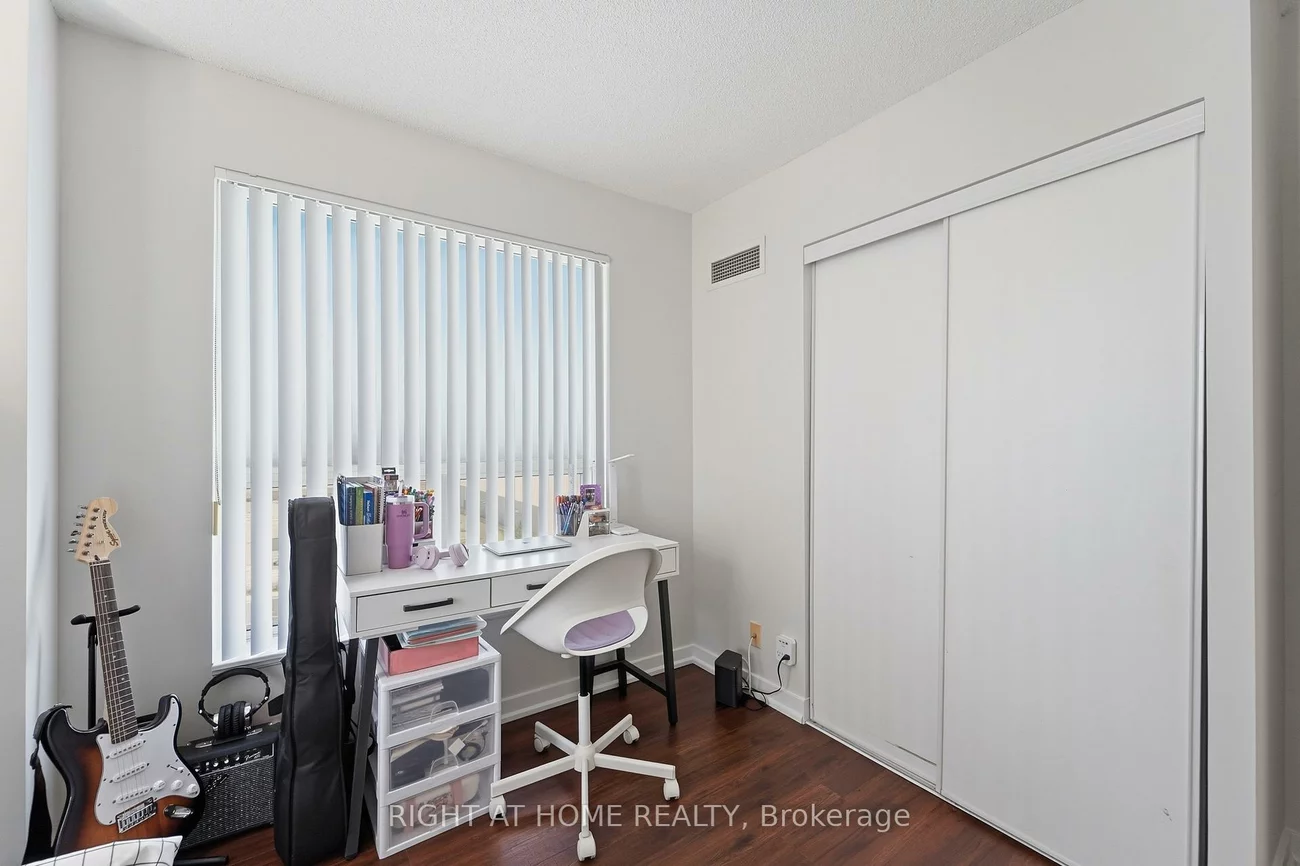 38, Lee Centre, Woburn, Toronto