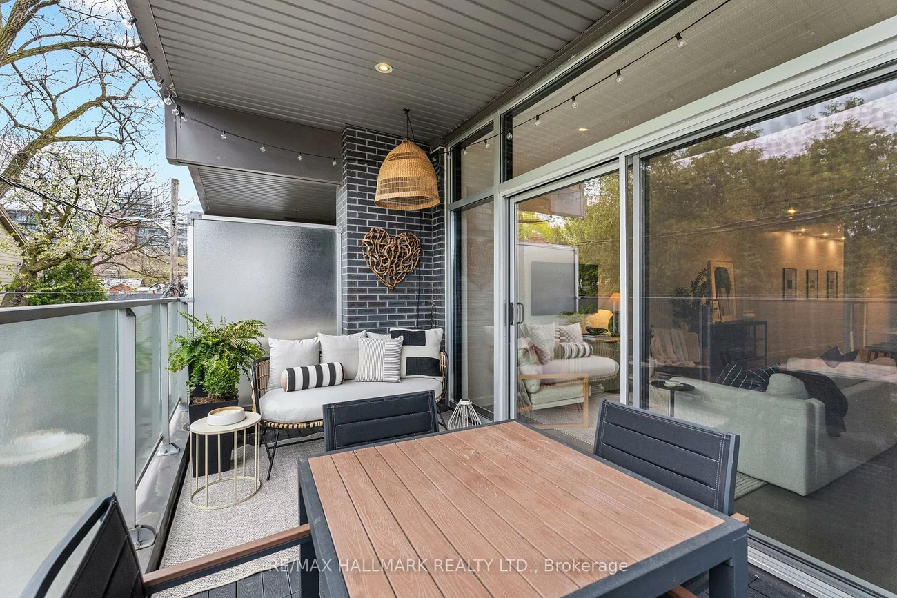 747, Queen, South Riverdale, Toronto