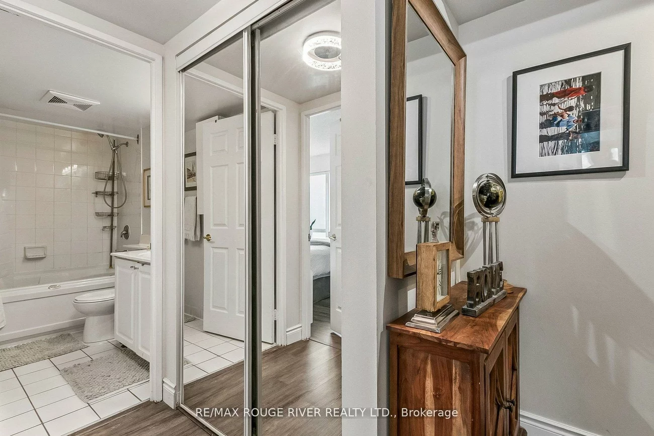 11, Lee Centre, Woburn, Toronto