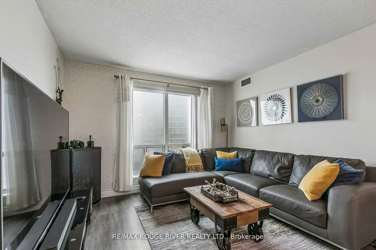 11, Lee Centre, Woburn, Toronto