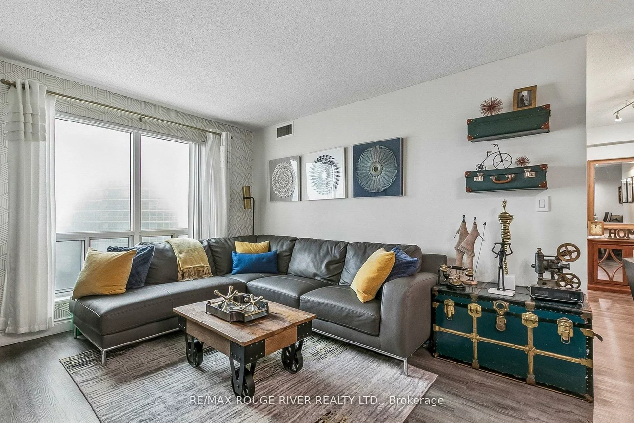 11, Lee Centre, Woburn, Toronto