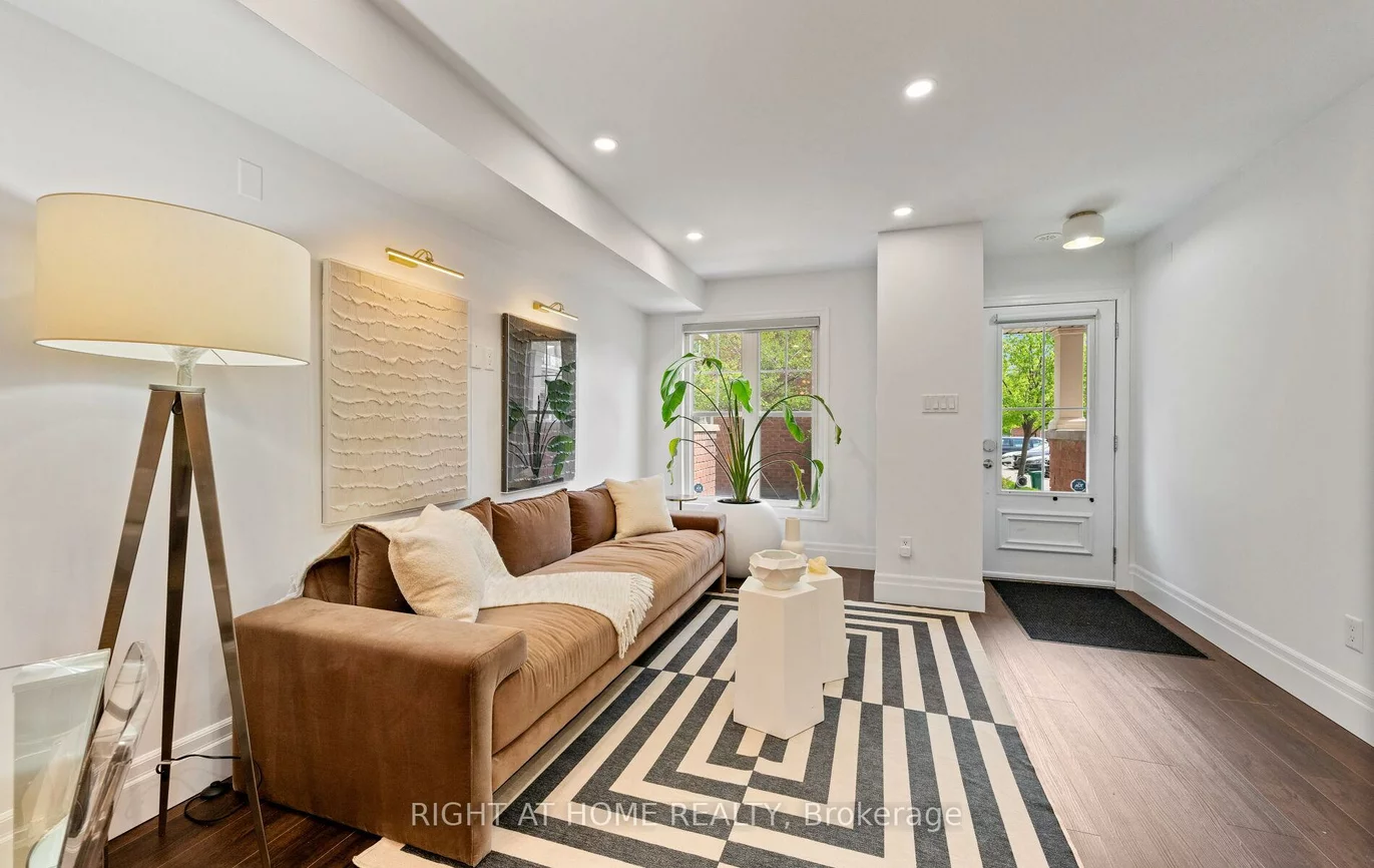 50, Mendelssohn, Clairlea-Birchmount, Toronto