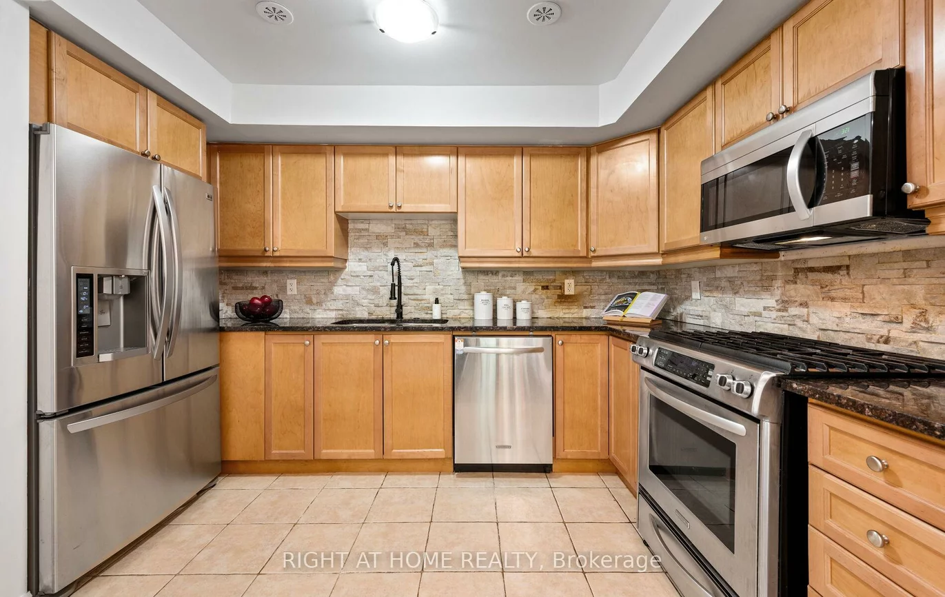 50, Mendelssohn, Clairlea-Birchmount, Toronto