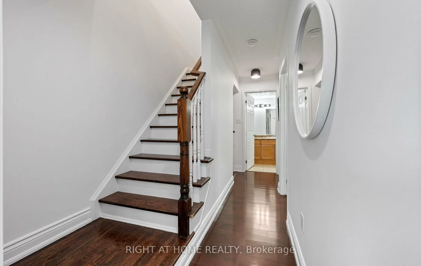 50, Mendelssohn, Clairlea-Birchmount, Toronto