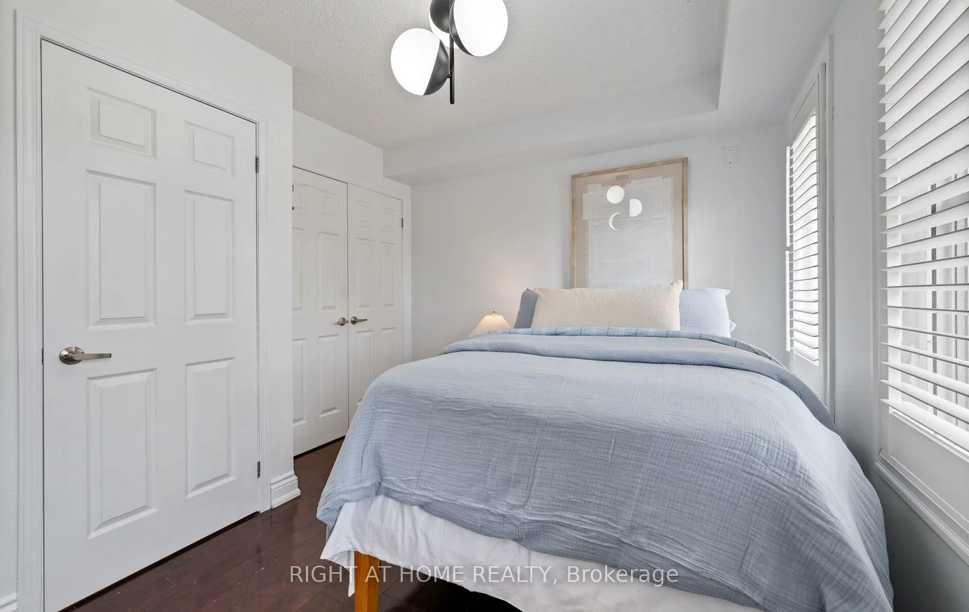 50, Mendelssohn, Clairlea-Birchmount, Toronto