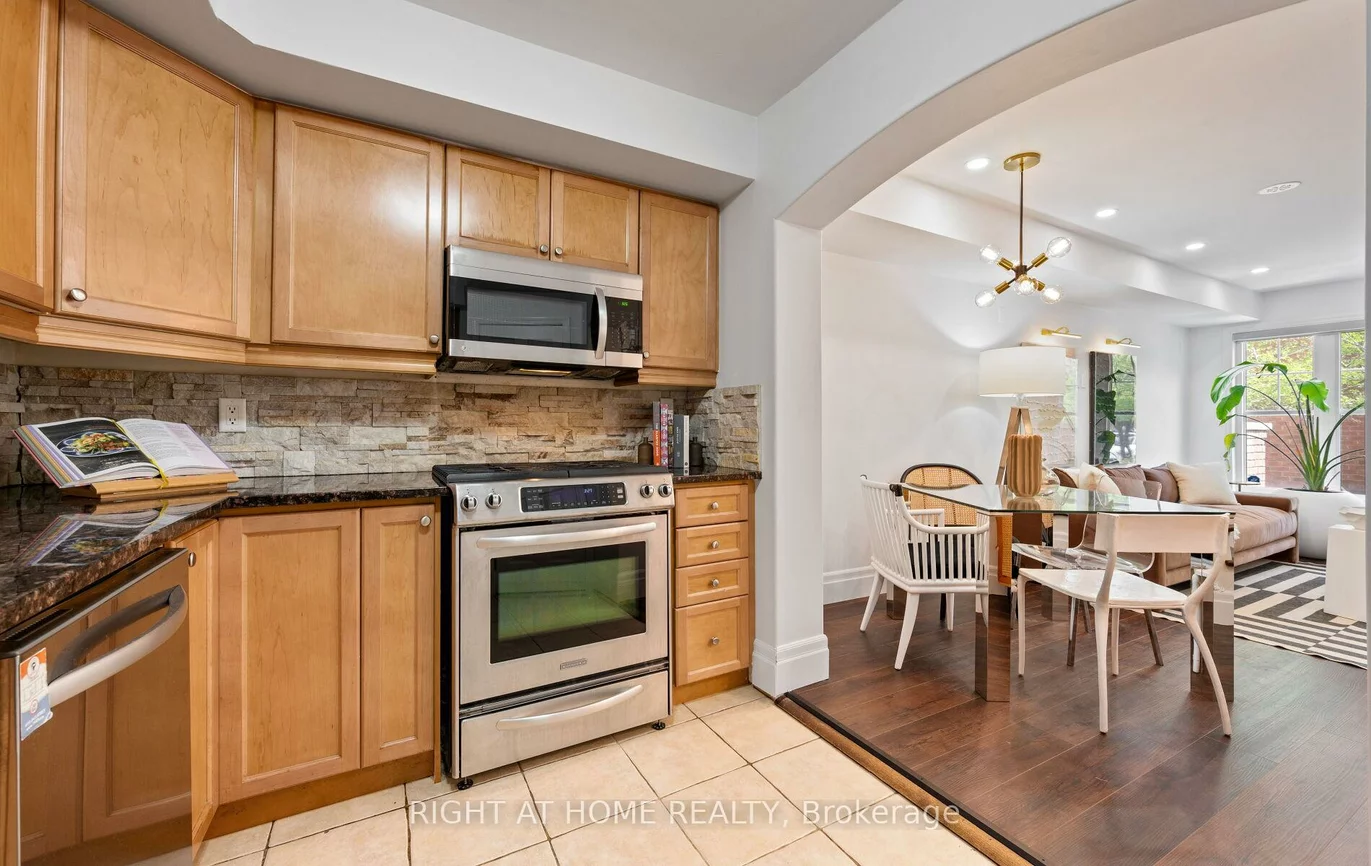 50, Mendelssohn, Clairlea-Birchmount, Toronto