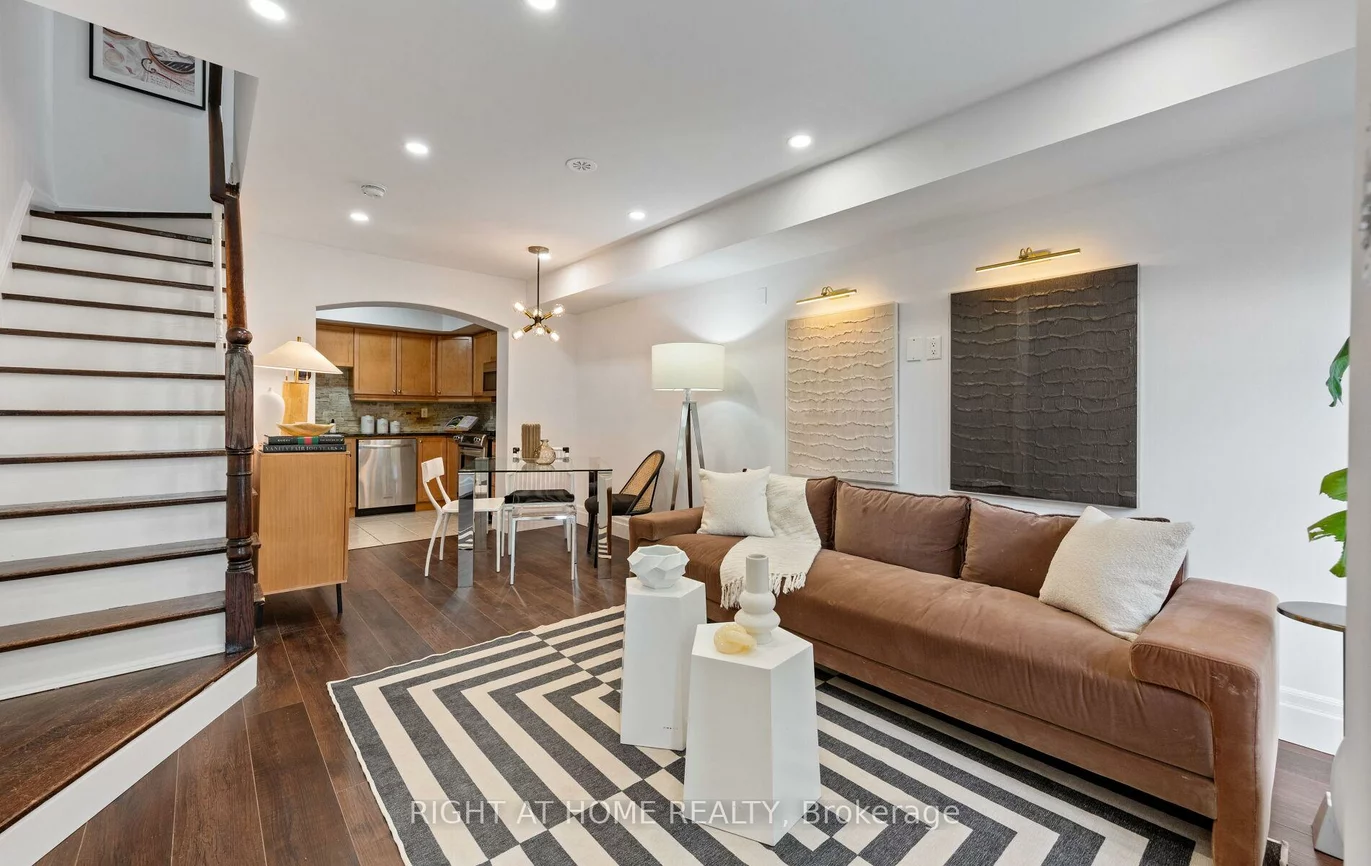 50, Mendelssohn, Clairlea-Birchmount, Toronto