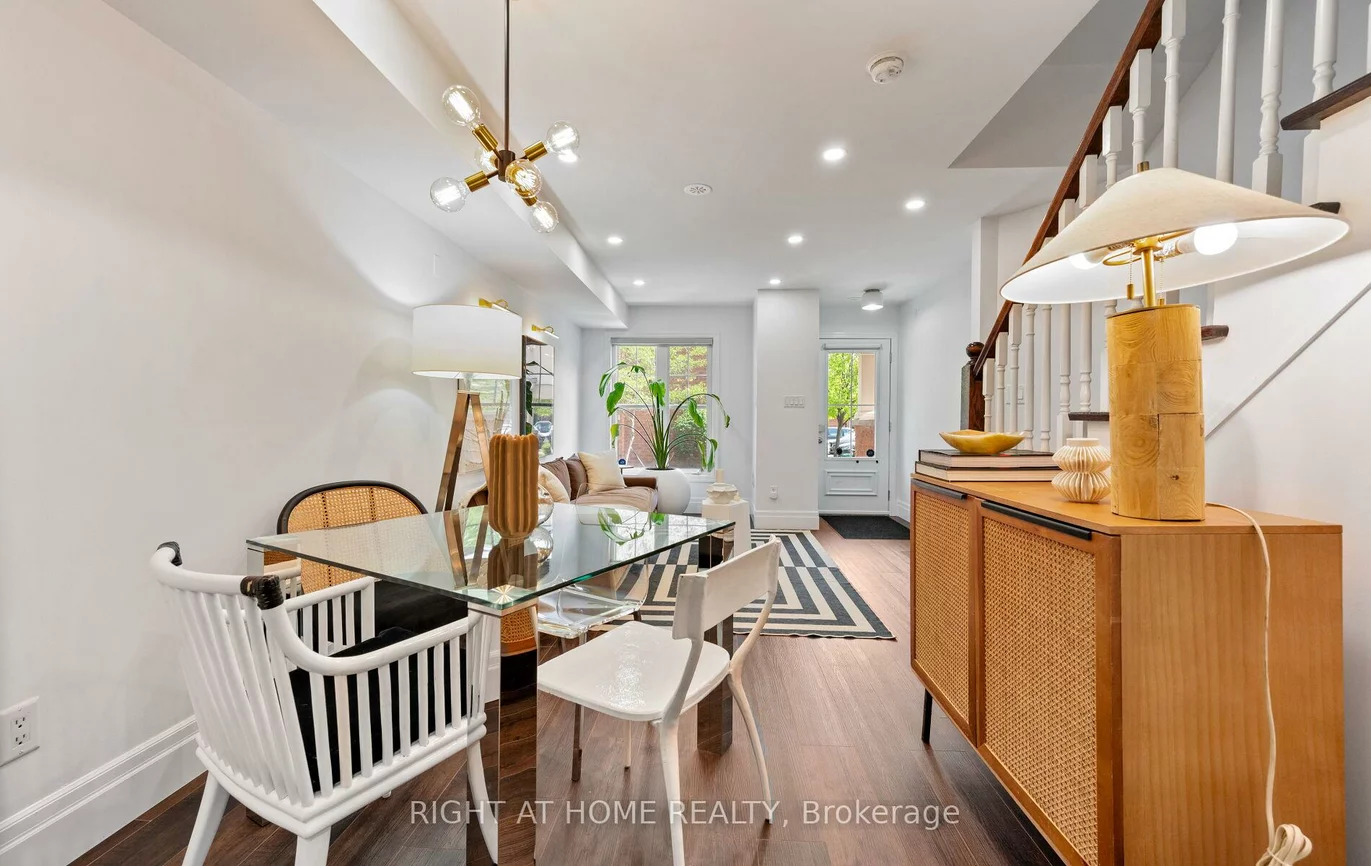 50, Mendelssohn, Clairlea-Birchmount, Toronto