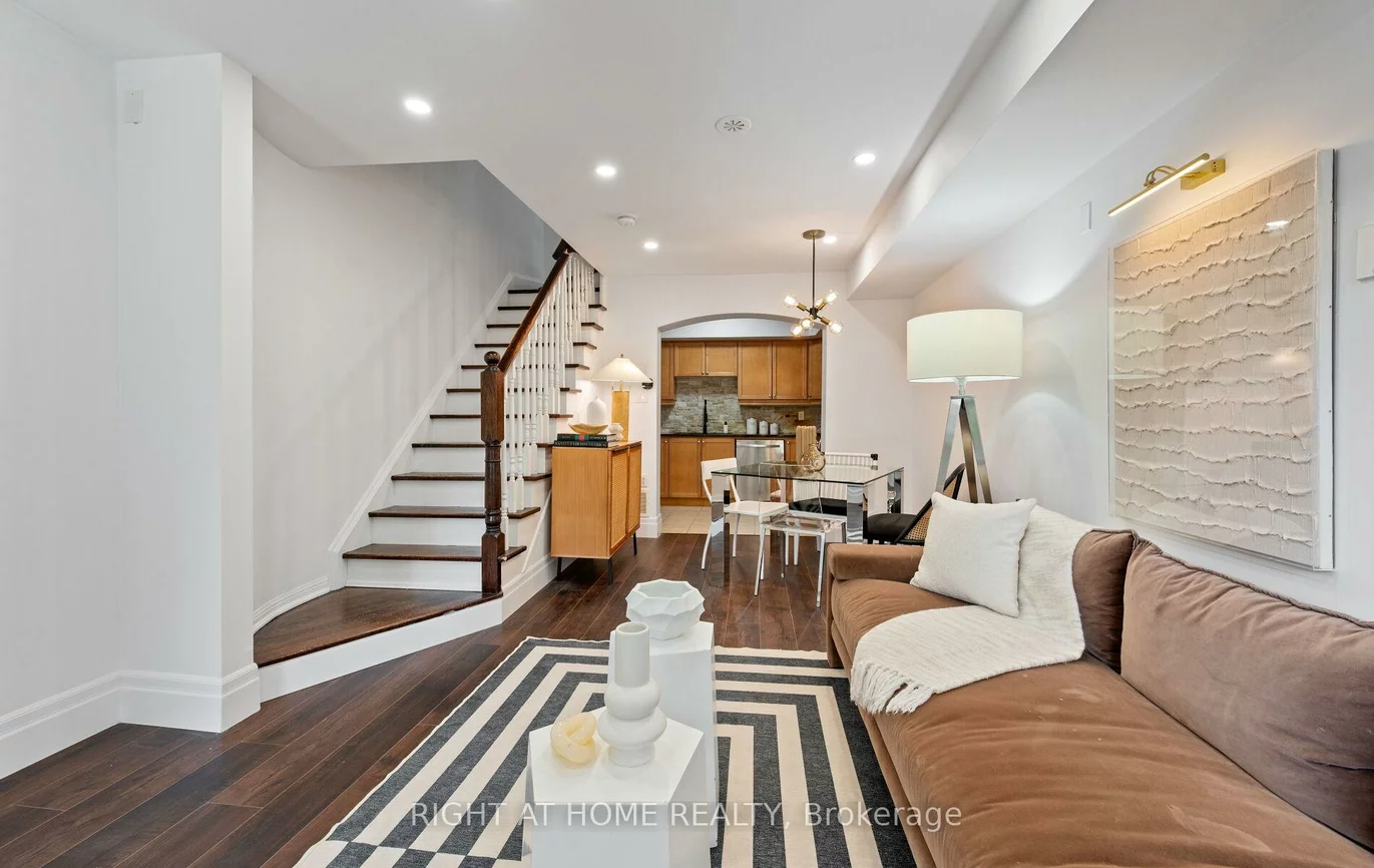 50, Mendelssohn, Clairlea-Birchmount, Toronto