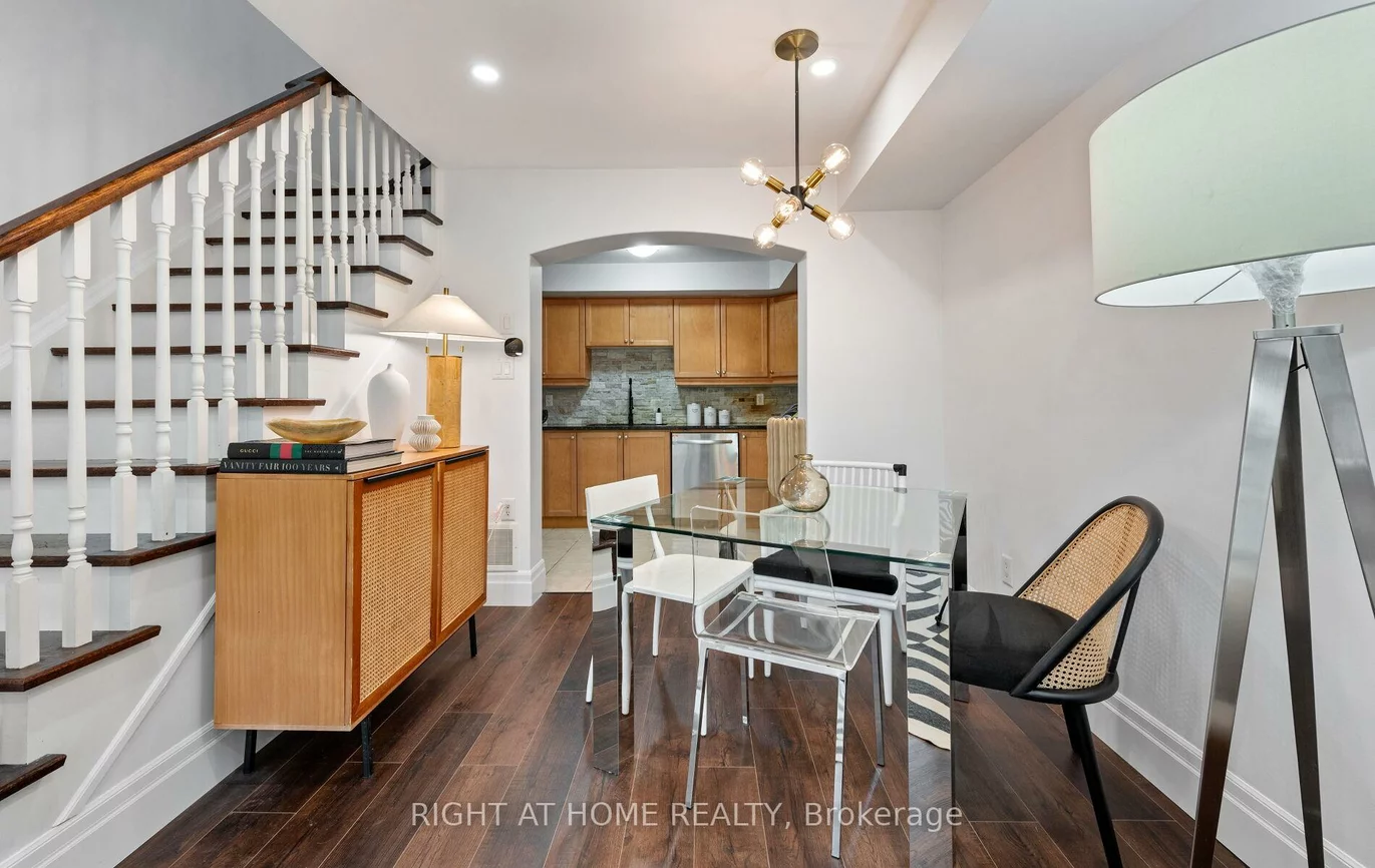 50, Mendelssohn, Clairlea-Birchmount, Toronto