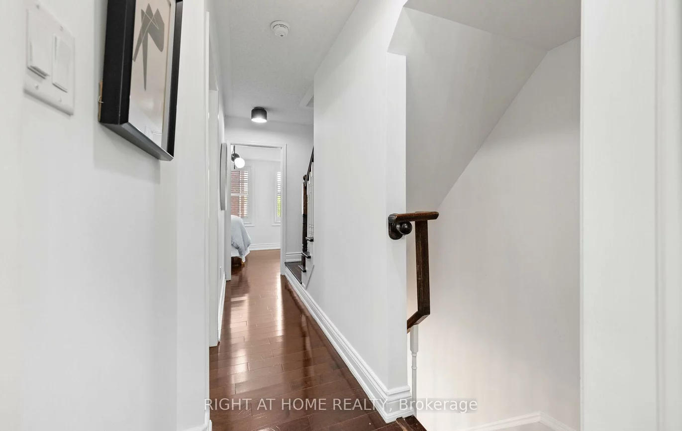 50, Mendelssohn, Clairlea-Birchmount, Toronto