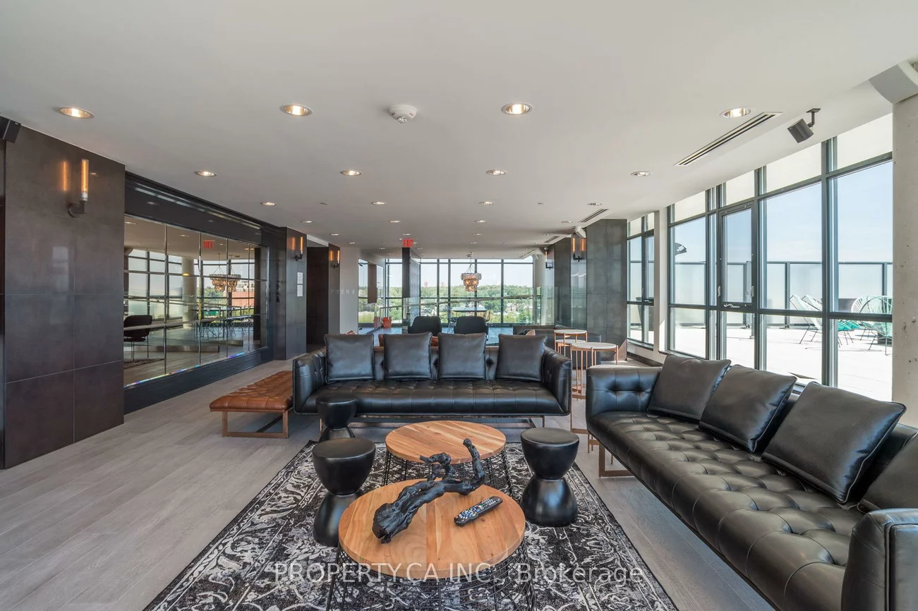 1190, Dundas, South Riverdale, Toronto