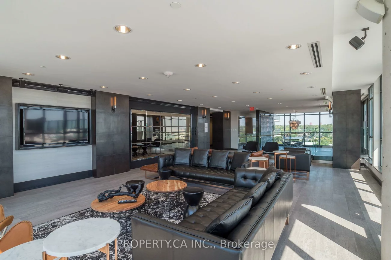 1190, Dundas, South Riverdale, Toronto