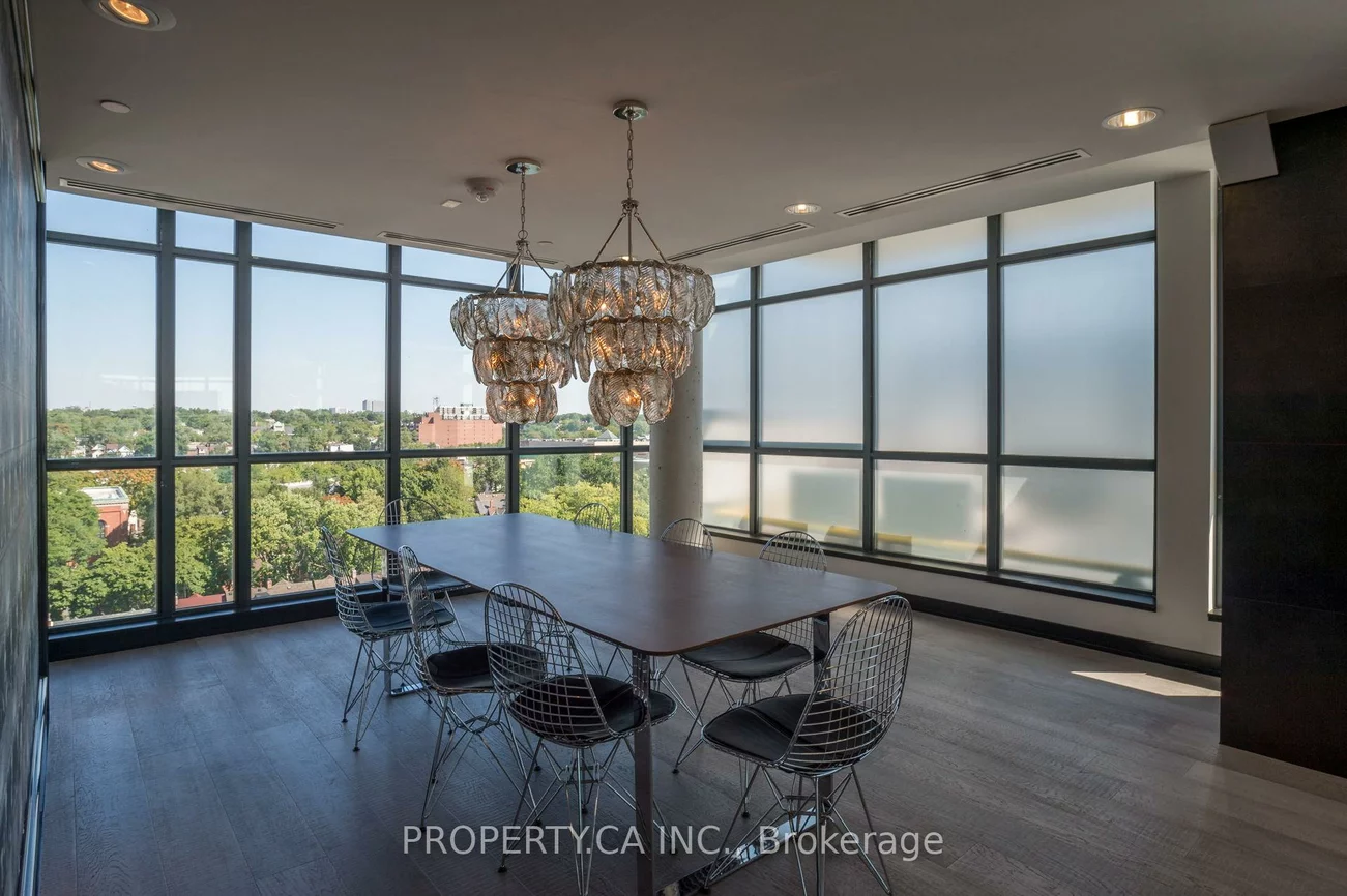 1190, Dundas, South Riverdale, Toronto