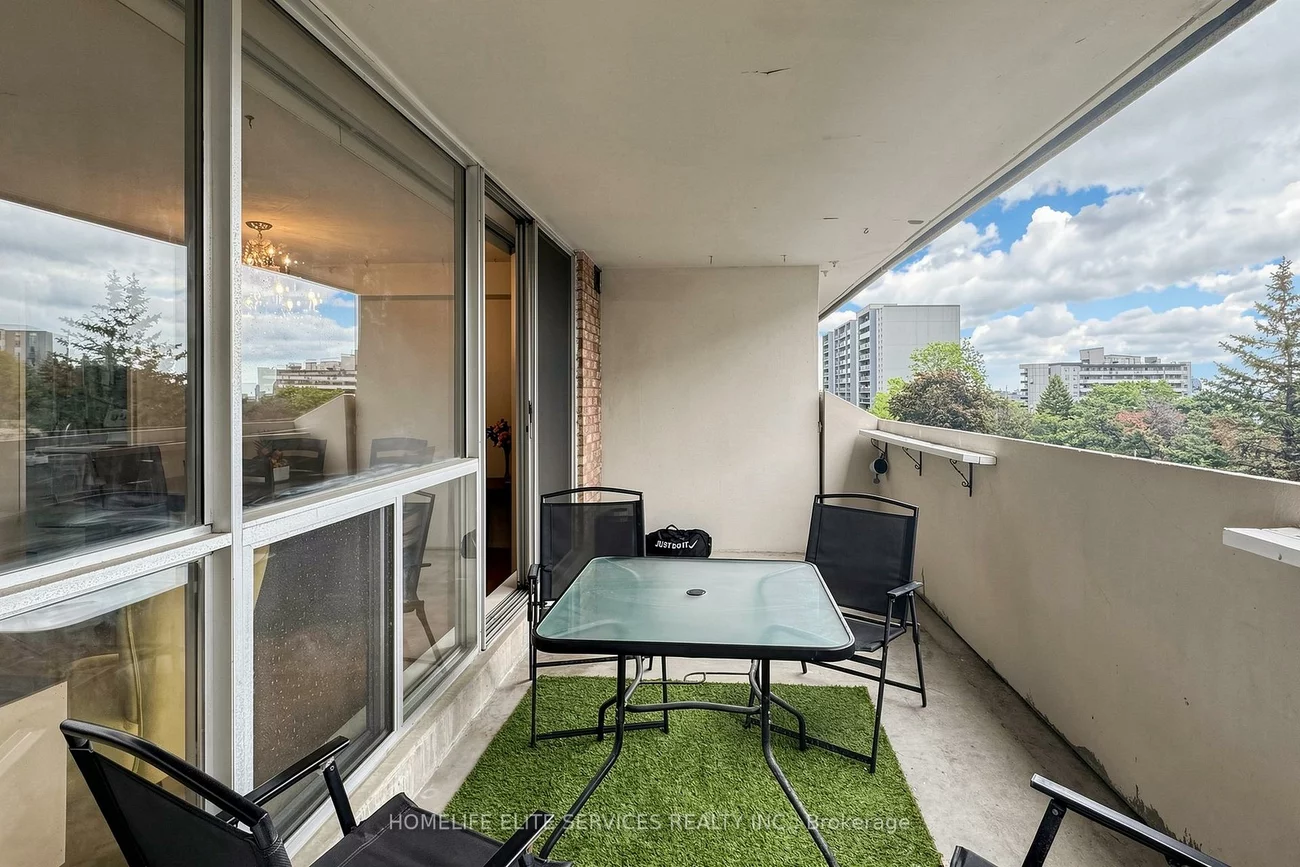 120, Dundalk, Dorset Park, Toronto