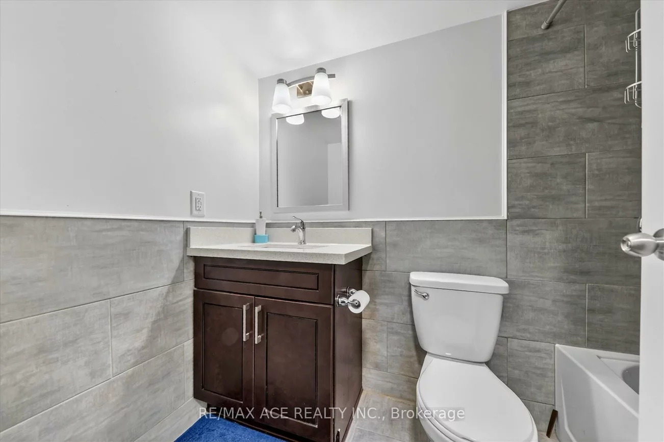 100, Wingarden, Malvern, Toronto