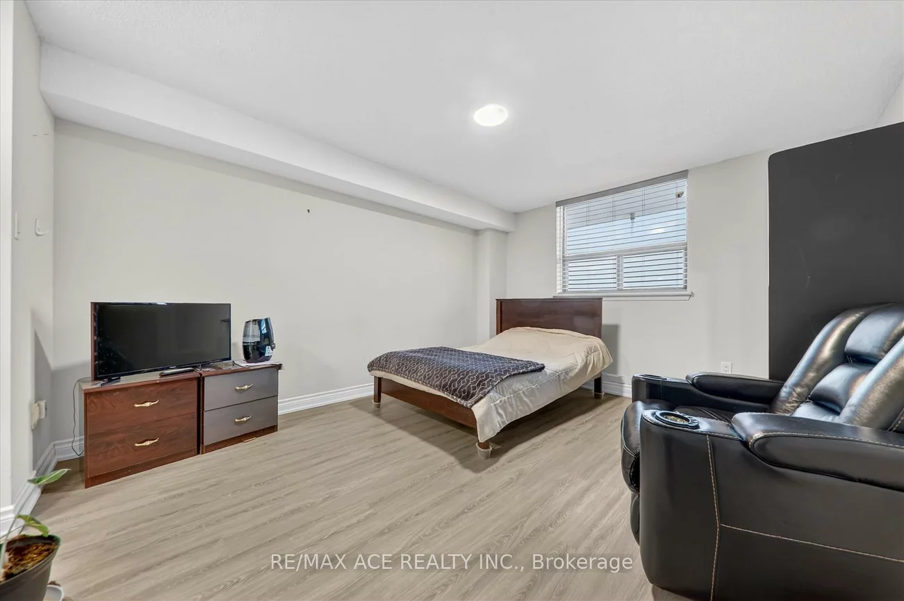 100, Wingarden, Malvern, Toronto