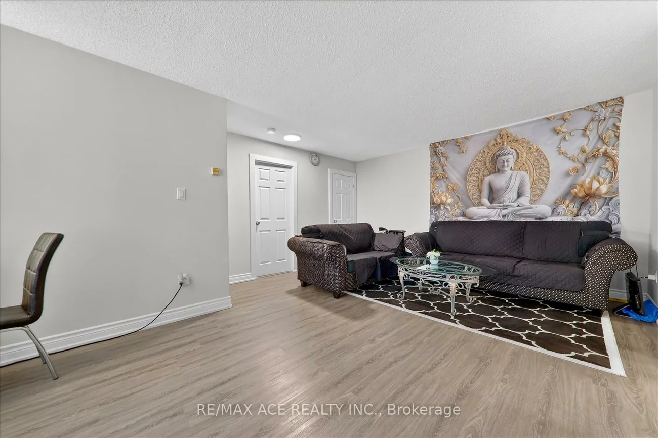100, Wingarden, Malvern, Toronto