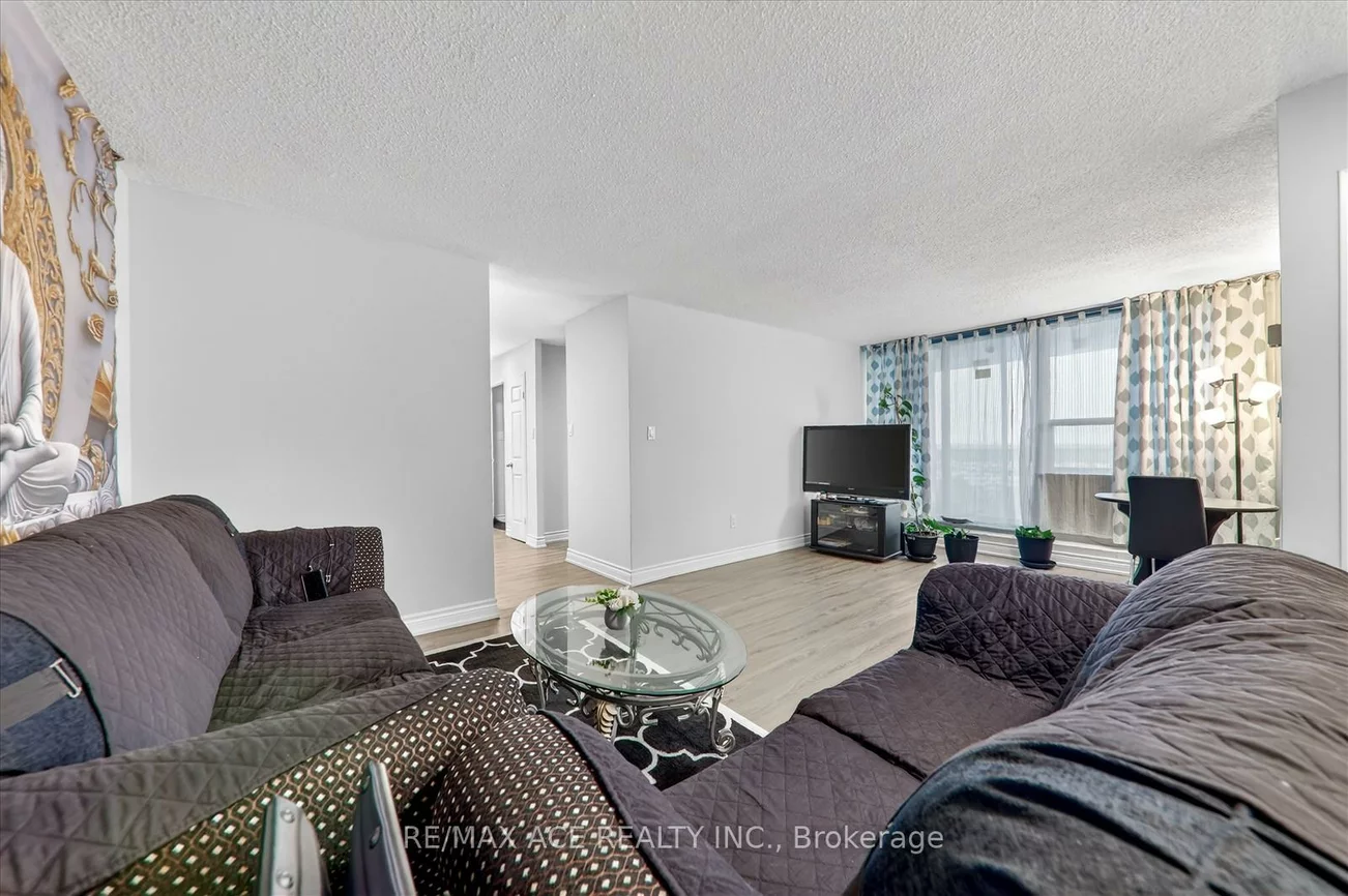100, Wingarden, Malvern, Toronto