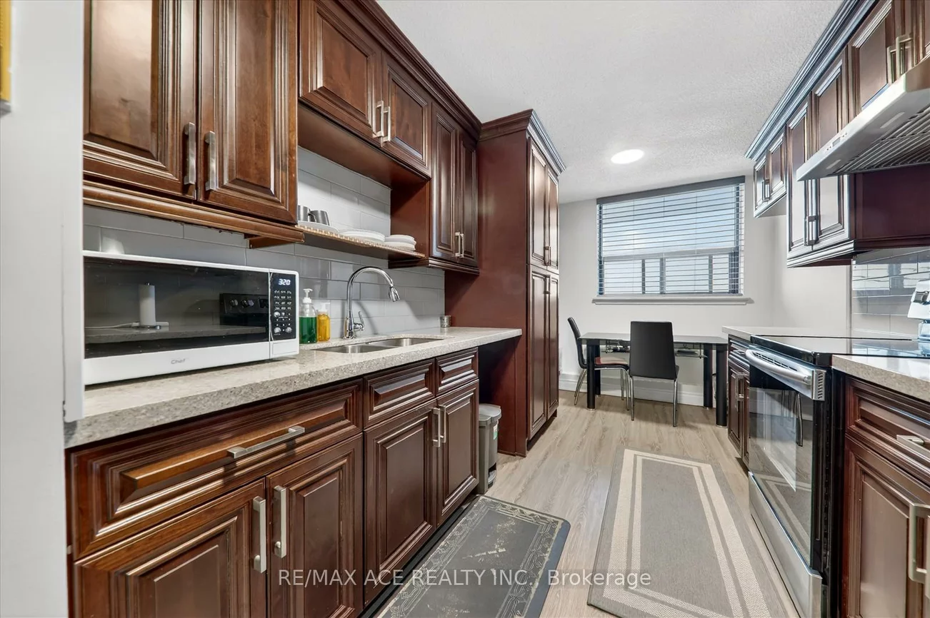 100, Wingarden, Malvern, Toronto