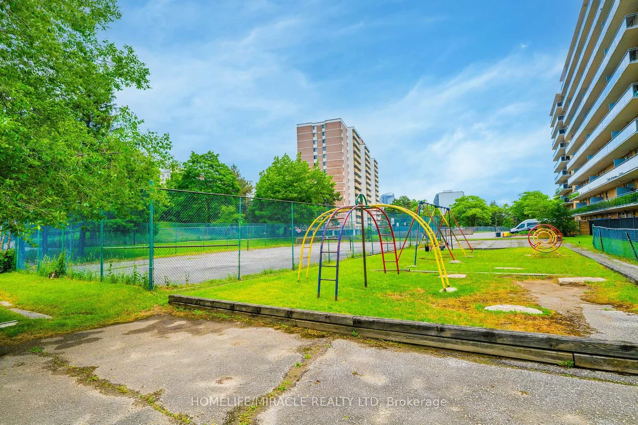 100, Dundalk, Dorset Park, Toronto