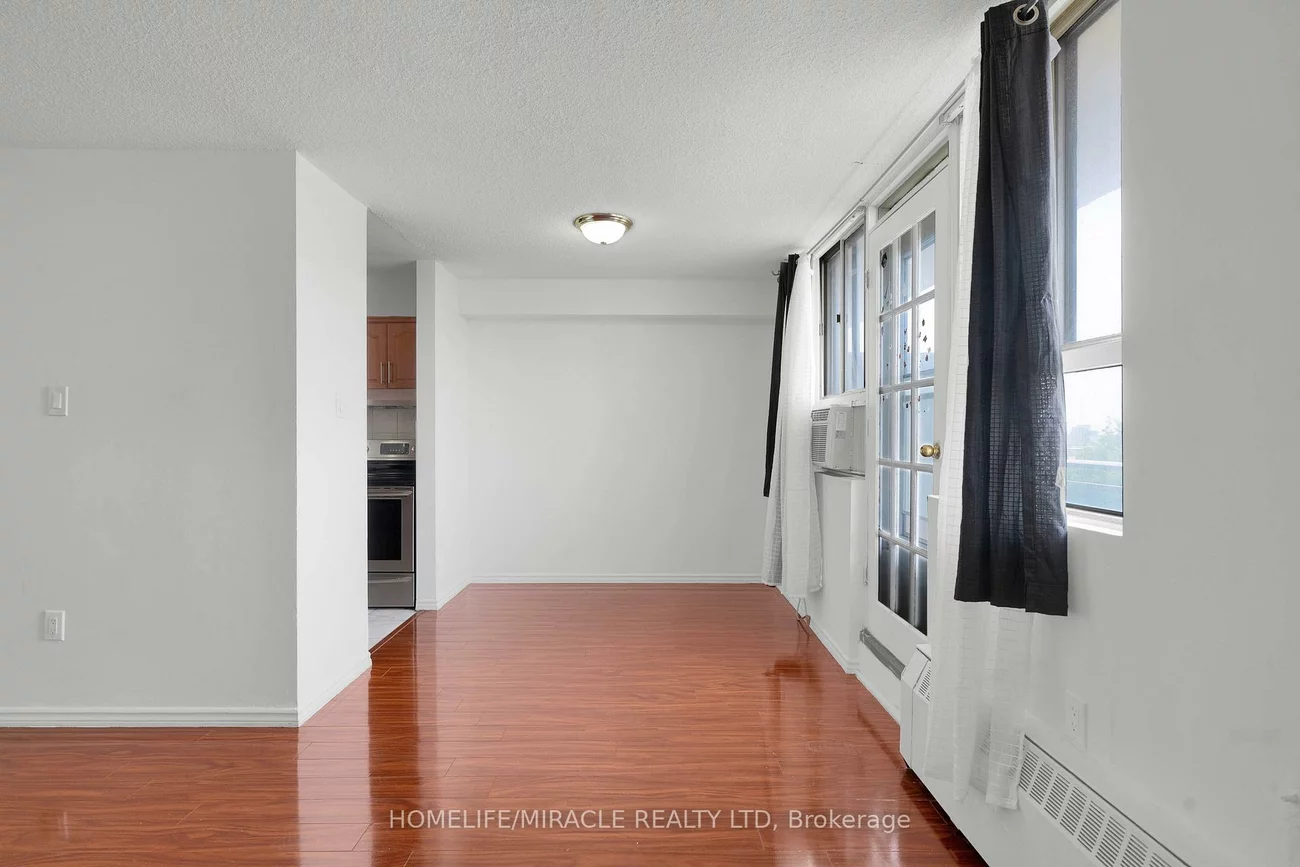100, Dundalk, Dorset Park, Toronto