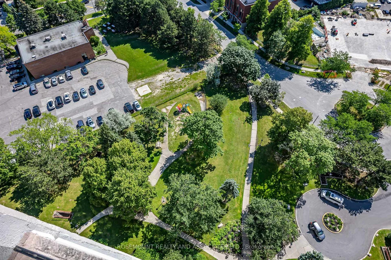 100, Echo, L'Amoreaux, Toronto