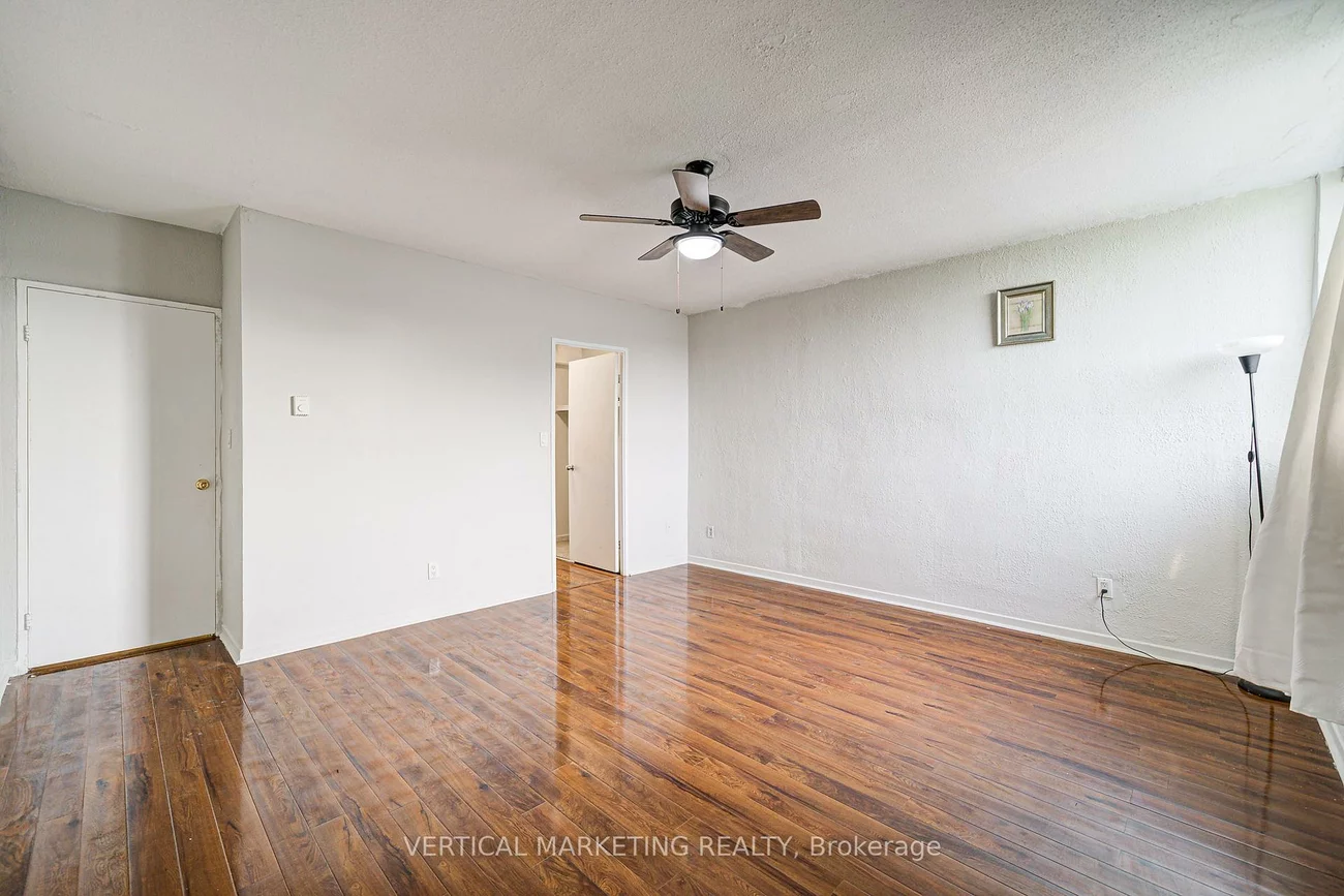 20, Gilder, Eglinton East, Toronto