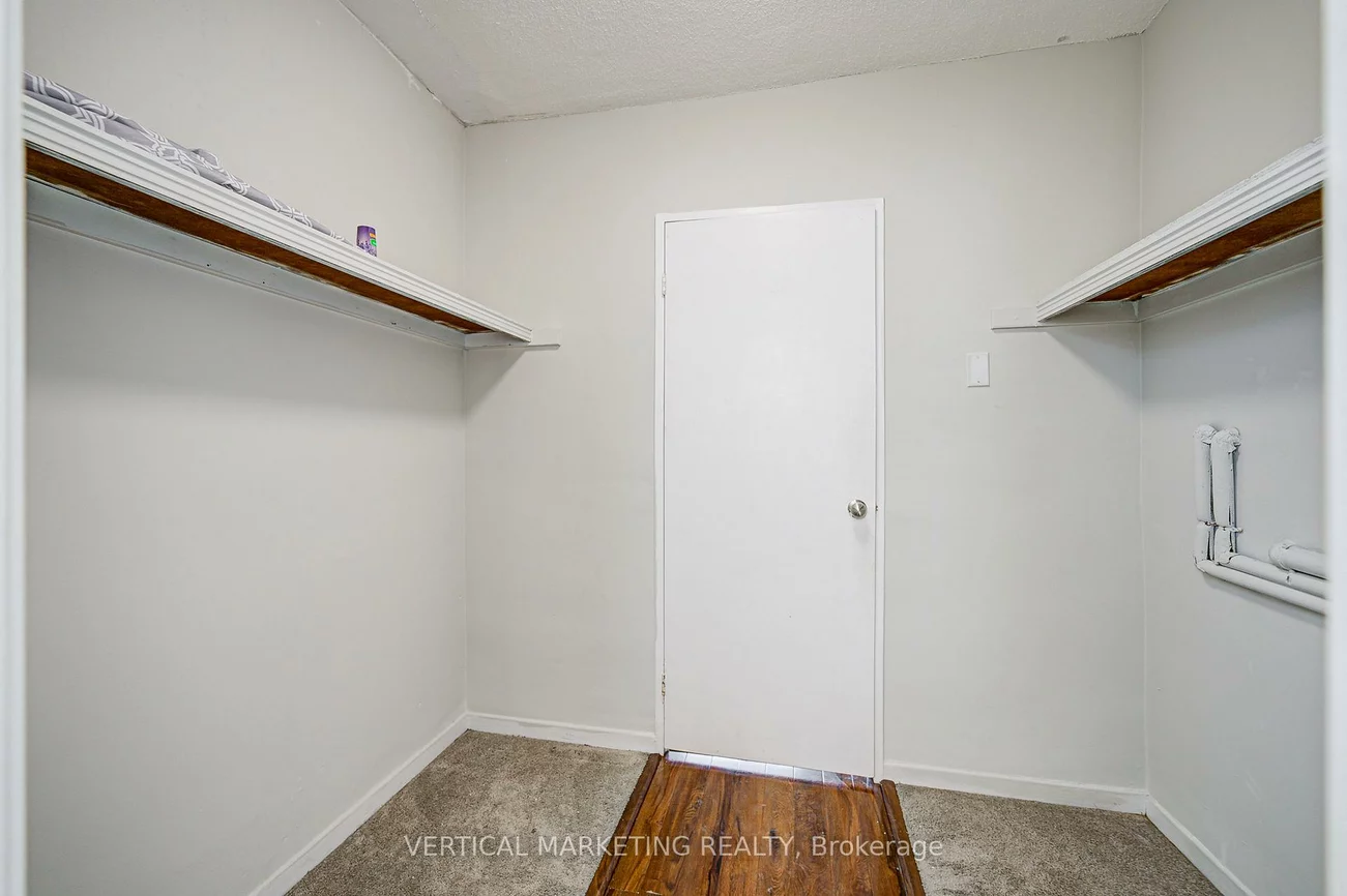 20, Gilder, Eglinton East, Toronto