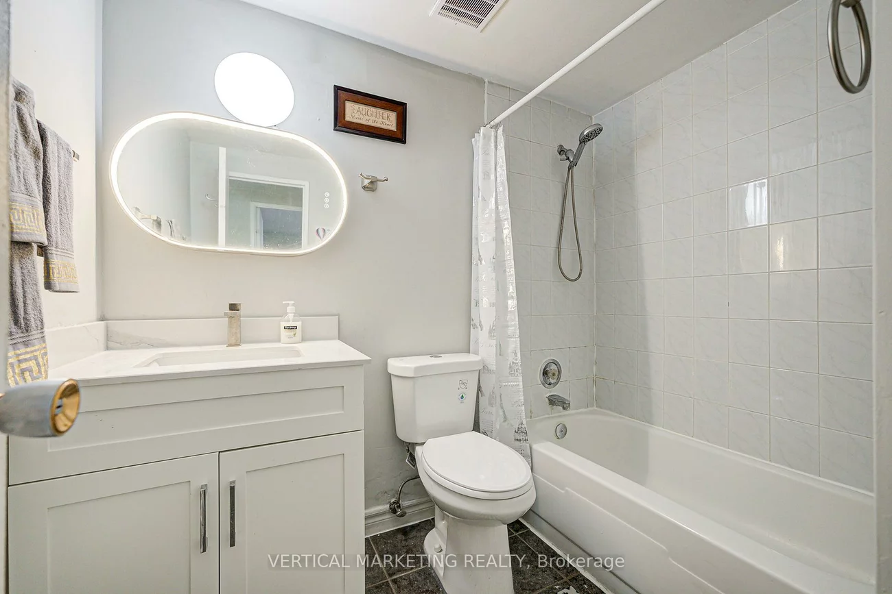 20, Gilder, Eglinton East, Toronto