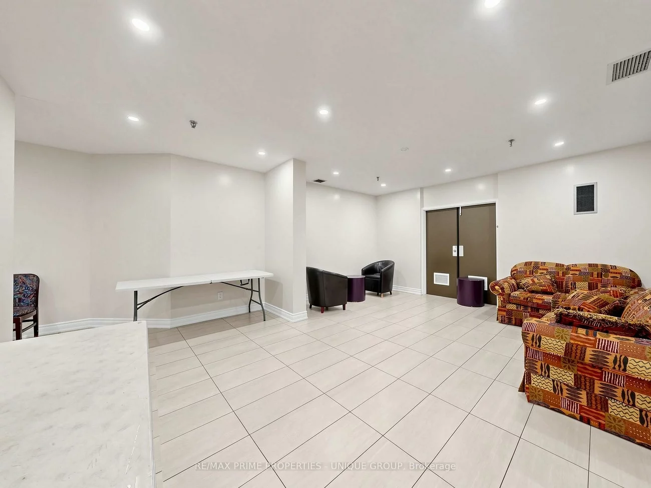 2460, Eglinton, Eglinton East, Toronto
