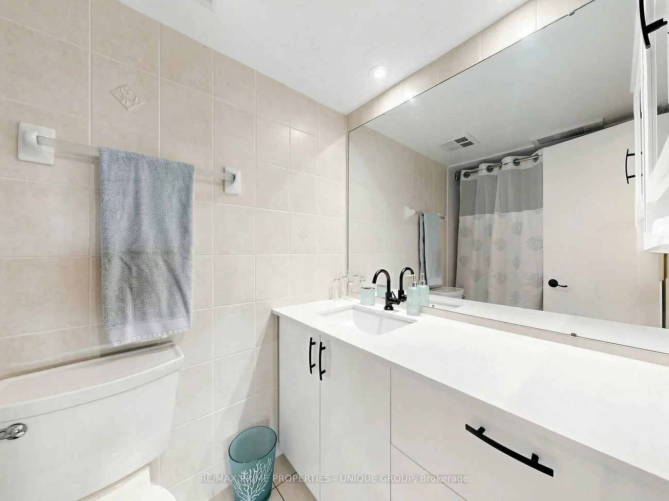 2460, Eglinton, Eglinton East, Toronto