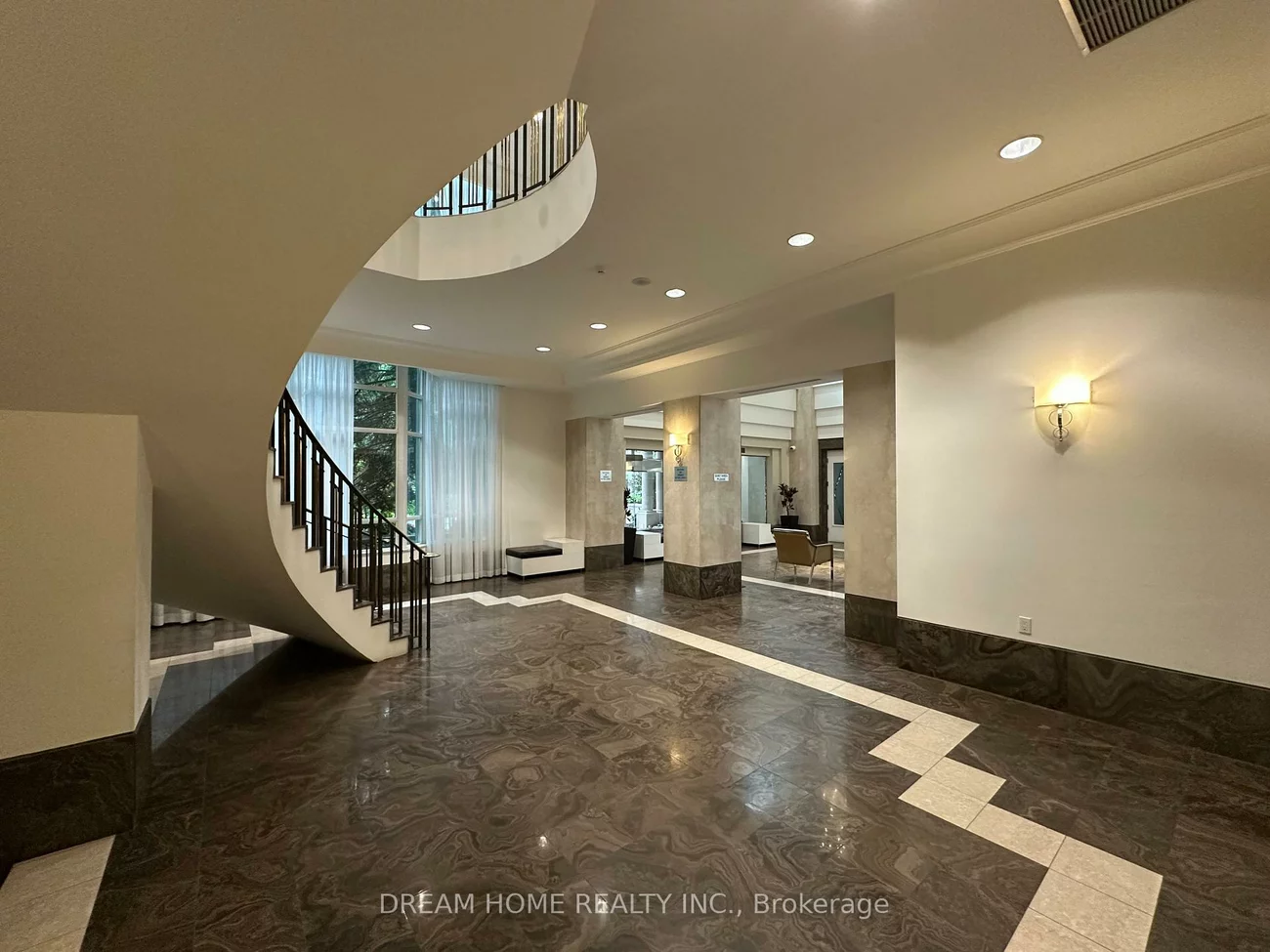 68, Corporate, Woburn, Toronto