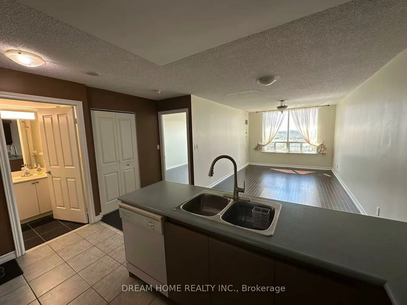 68, Corporate, Woburn, Toronto