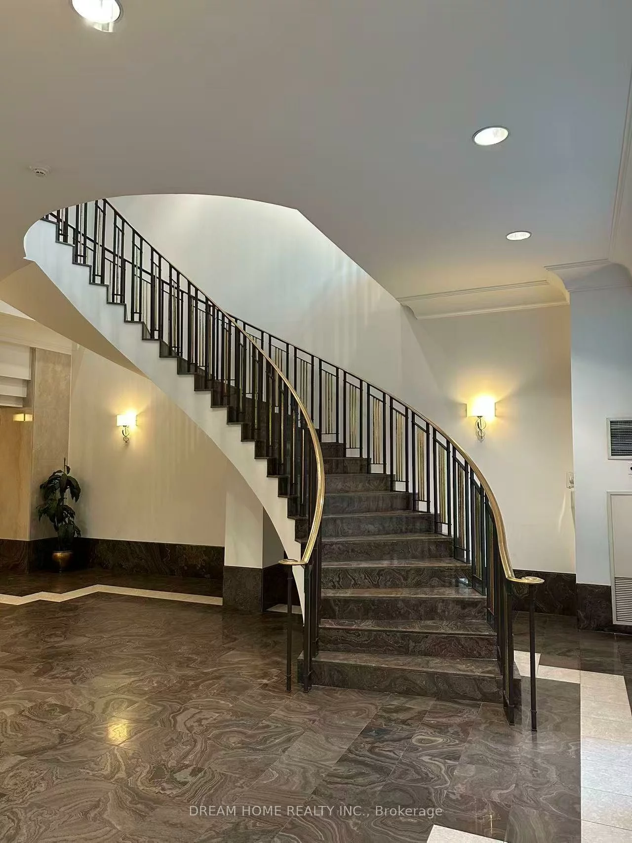 68, Corporate, Woburn, Toronto