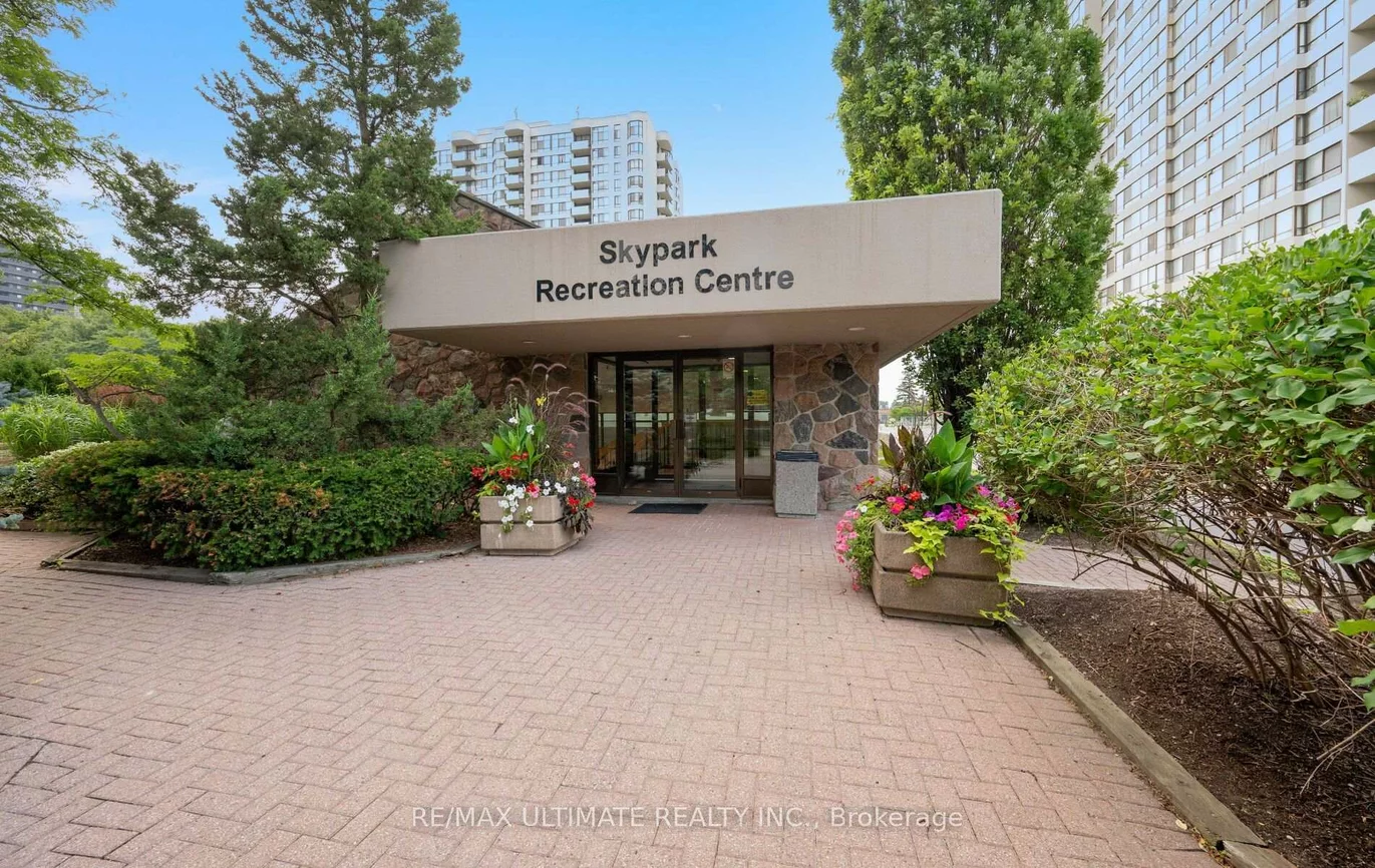 275, Bamburgh, Steeles, Toronto