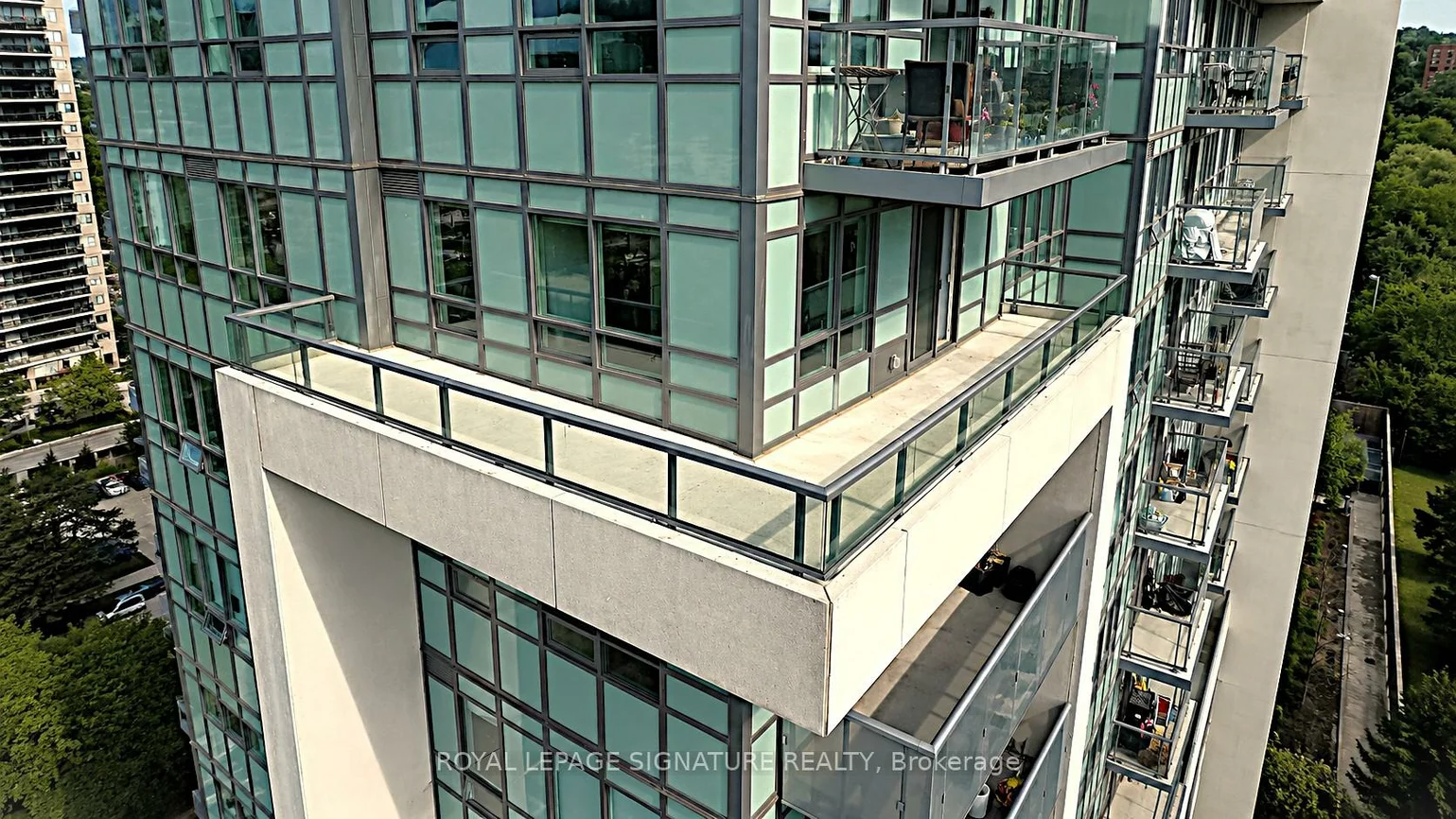 1346, Danforth, Eglinton East, Toronto