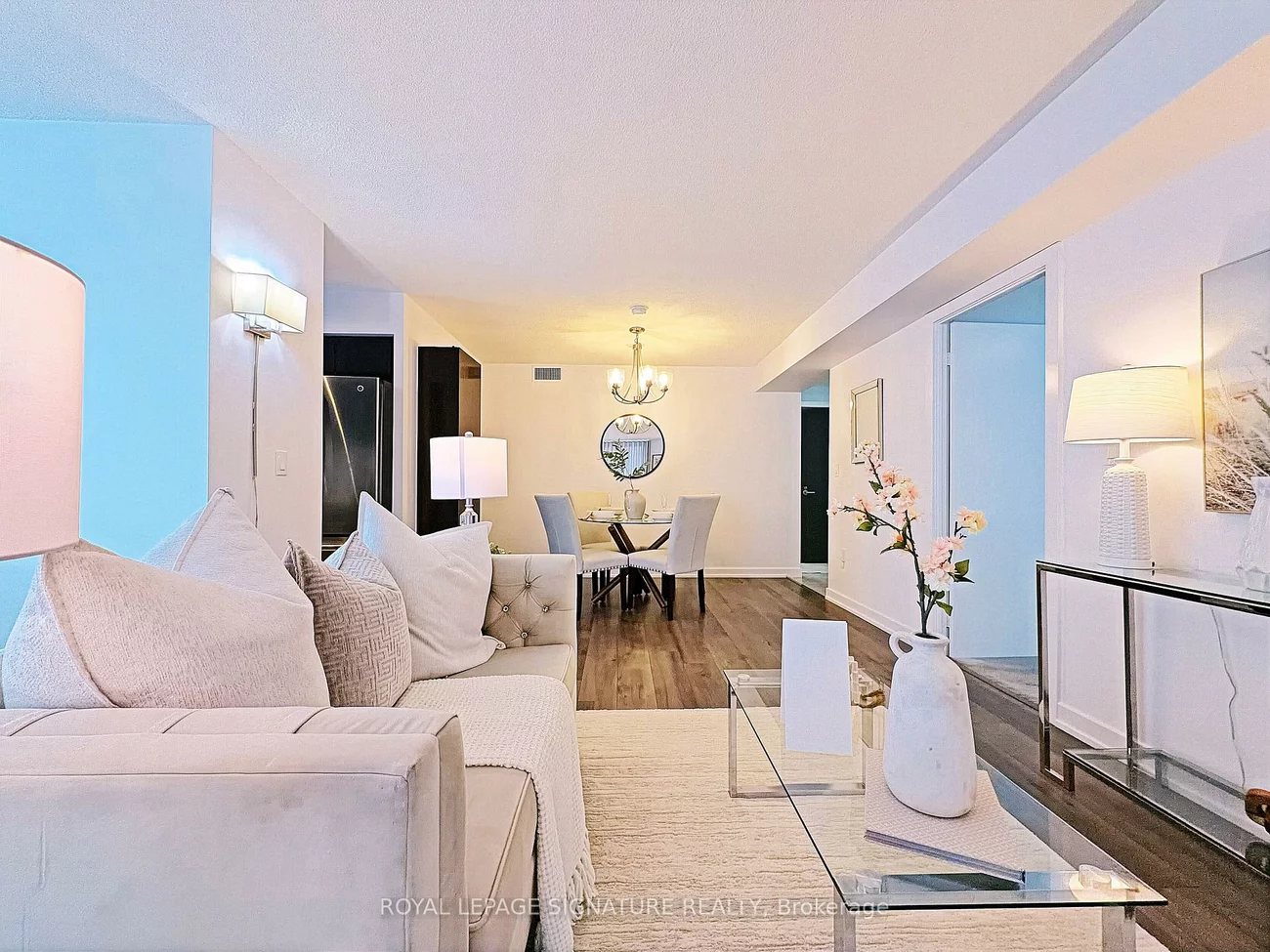 1346, Danforth, Eglinton East, Toronto
