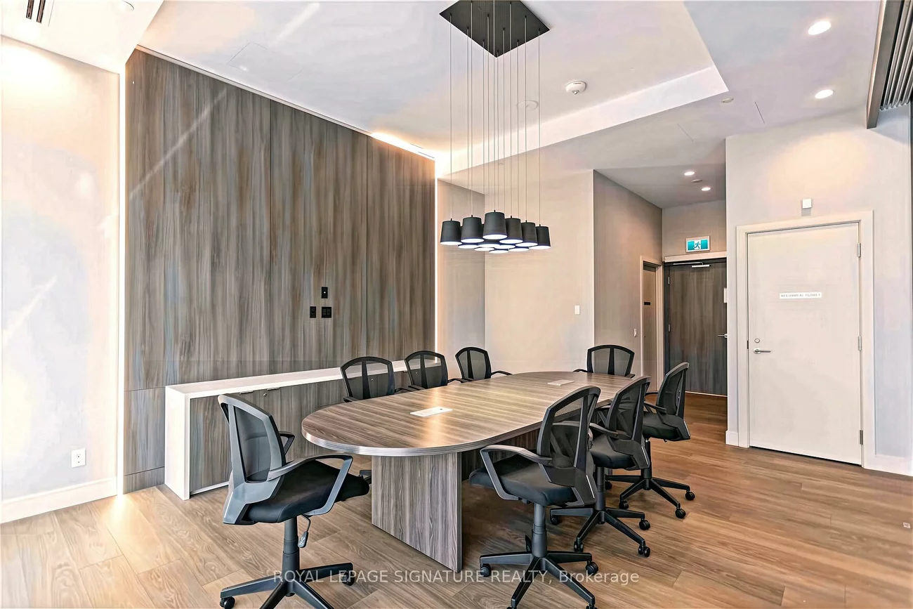 1346, Danforth, Eglinton East, Toronto