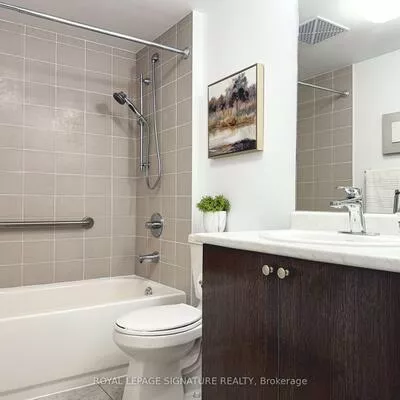 1346, Danforth, Eglinton East, Toronto