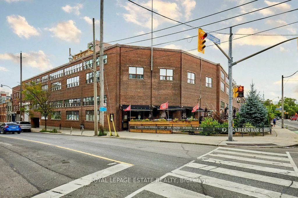 1173, Dundas, South Riverdale, Toronto