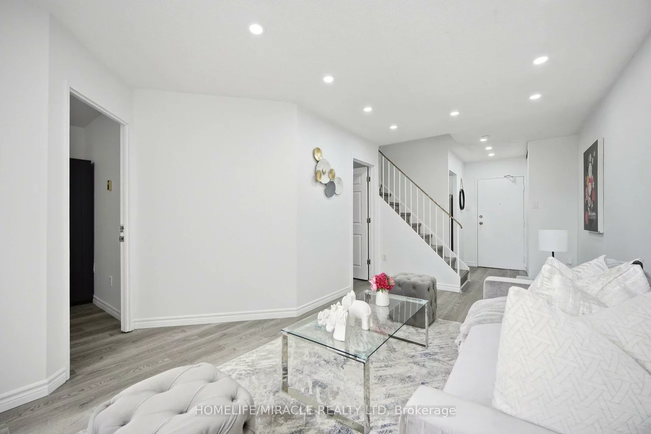 100, Mornelle, Morningside, Toronto